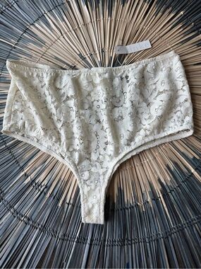 NWT Zinke Cream Floral Lace High-Waisted Thong / Brief Underwear - Size M